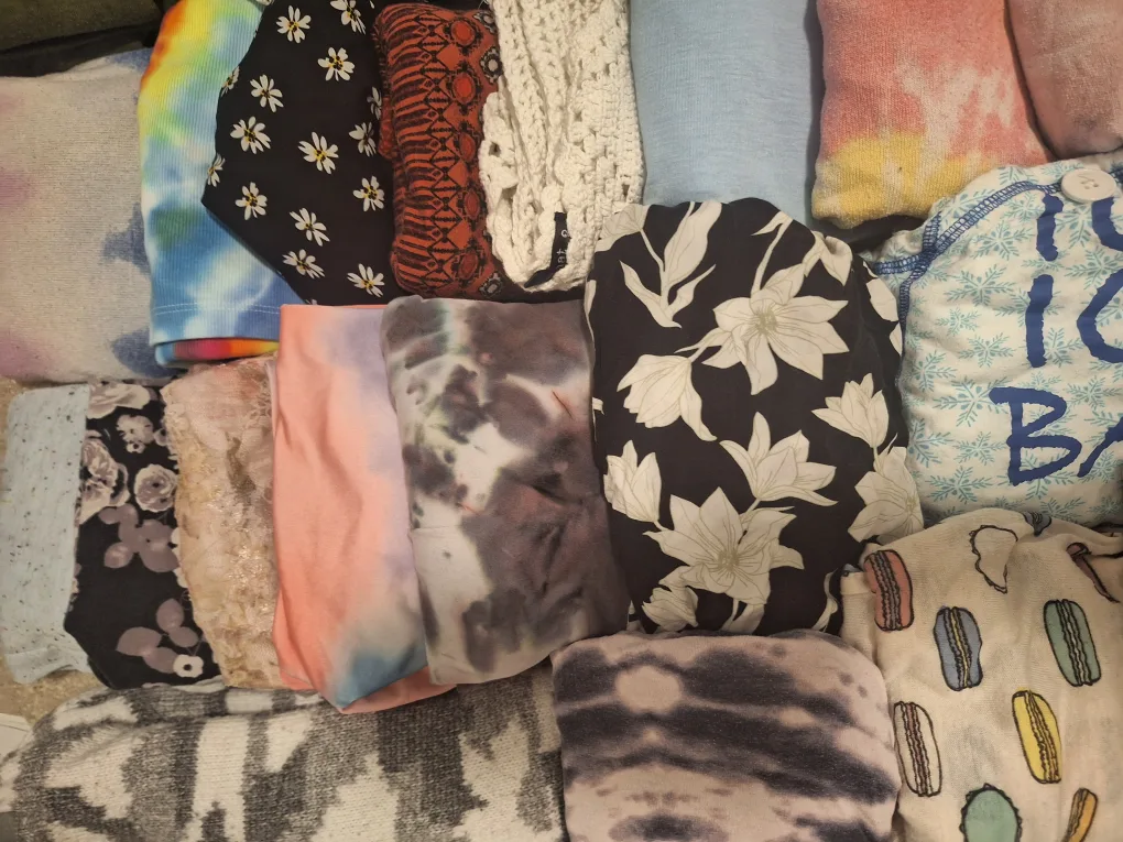 Assorted Clothing Lot image indicator(2)