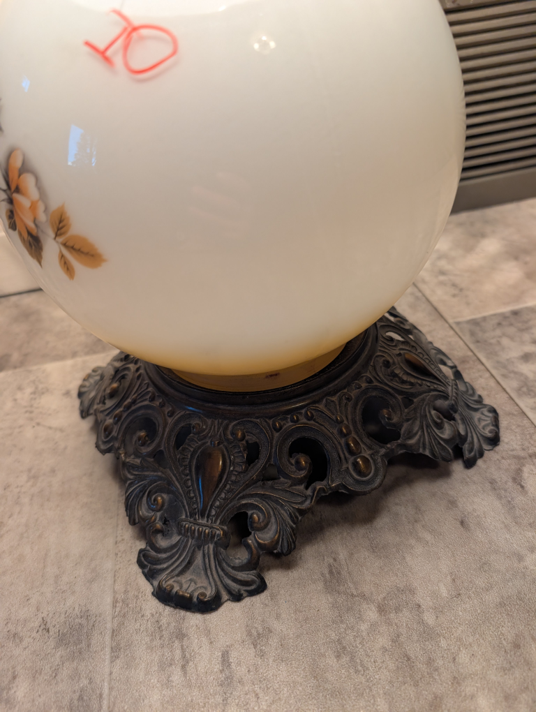 Vintage Floral Accent Lamp