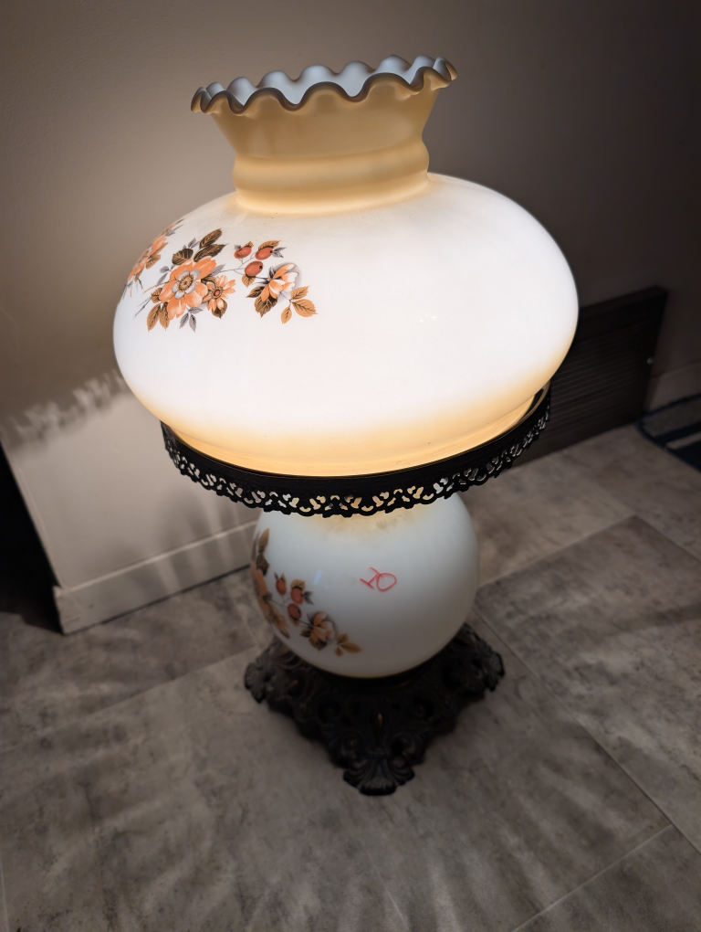 Vintage Floral Accent Lamp - photo 2