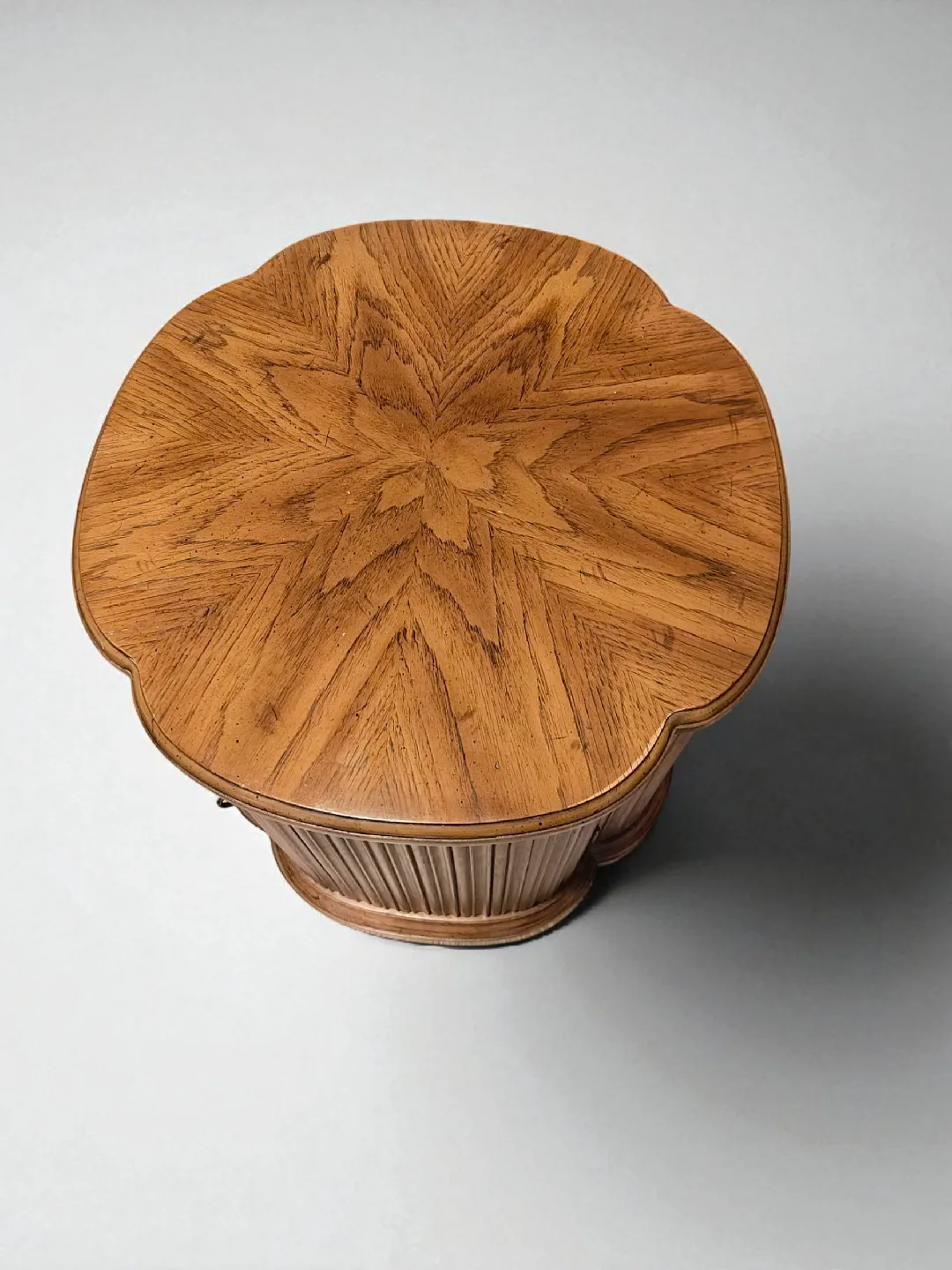 HENREDON Burl Walnut Clover Shaped Cabinet image indicator(3)