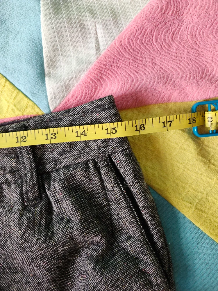American Eagle twee grey shorts image indicator(6)