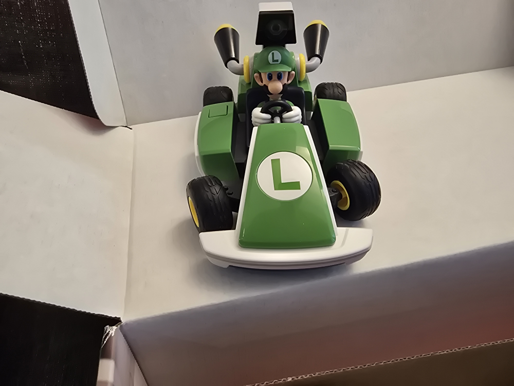 Mario Kart Live: Home Circuit - Luigi Set - photo 3