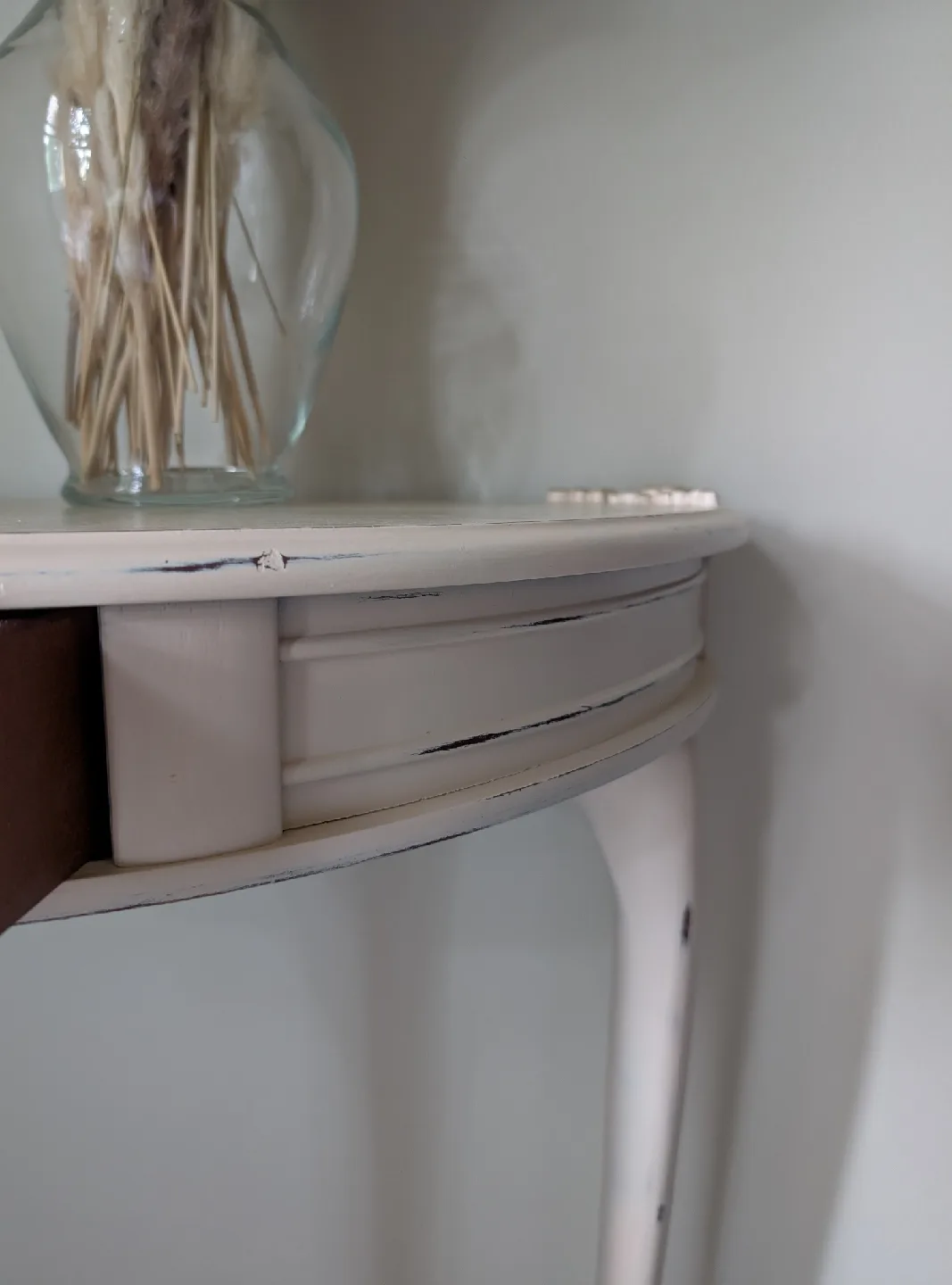 Vintage Cream Painted Accent Table image indicator(3)