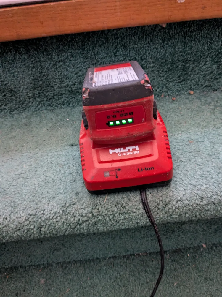 Hilti C 4/36-90 Li-ion Battery Charger + 5.2amp Hilti Battery thumbnail
