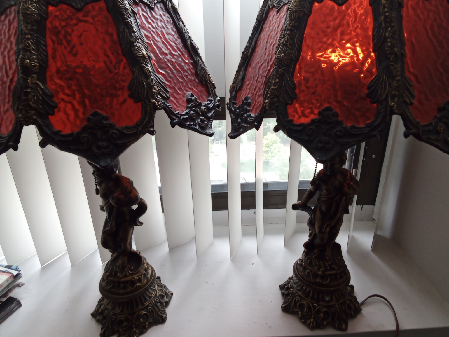 pair of Cherub Lamps with Red Stained Glass Shades - photo 2