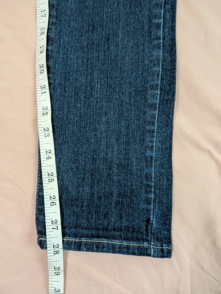 Levi's Demi Curve Skinny Jeans - Size 28 image indicator(7)