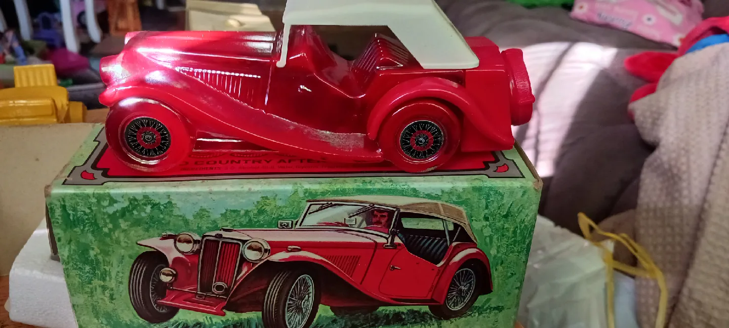 Avon Vintage Car Aftershave Decanters image indicator(3)