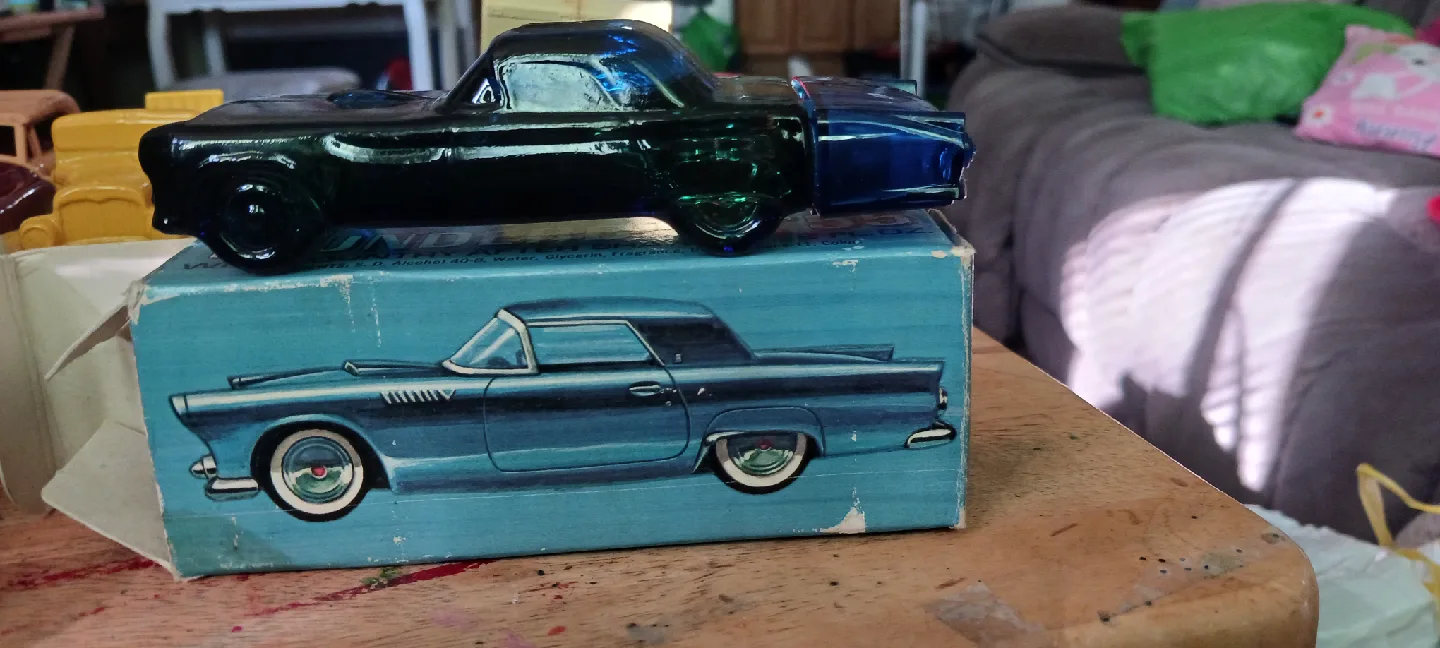 Avon Vintage Car Aftershave Decanters image indicator(5)