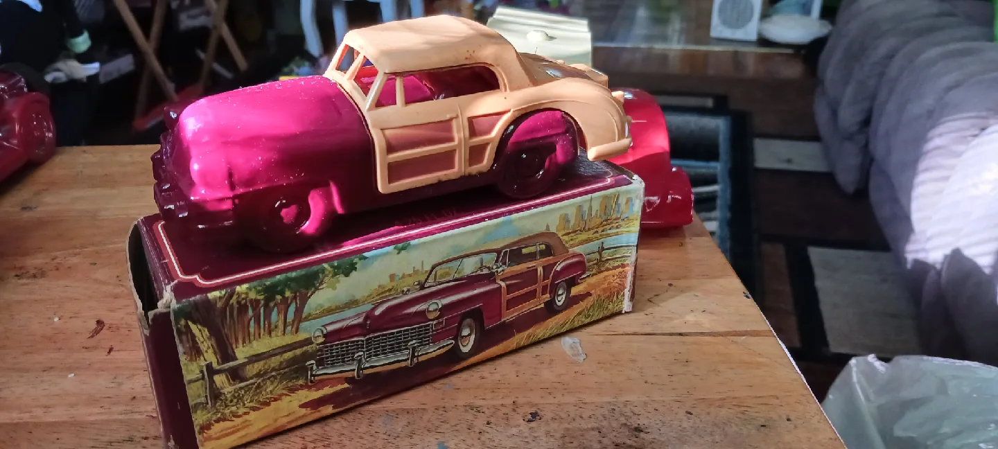 Avon Vintage Car Aftershave Decanters image indicator(6)