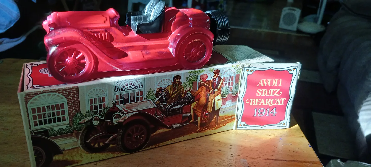 Avon Vintage Car Aftershave Decanters image indicator(7)