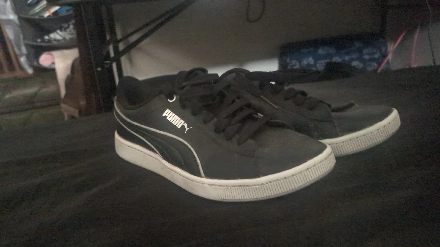 Puma Black Sneakers - Women's Size 7 image indicator(3)