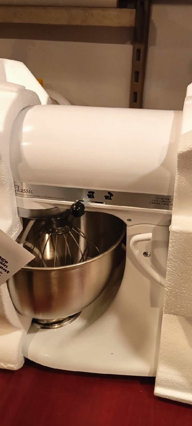 New KitchenAid Classic Stand Mixer - White
