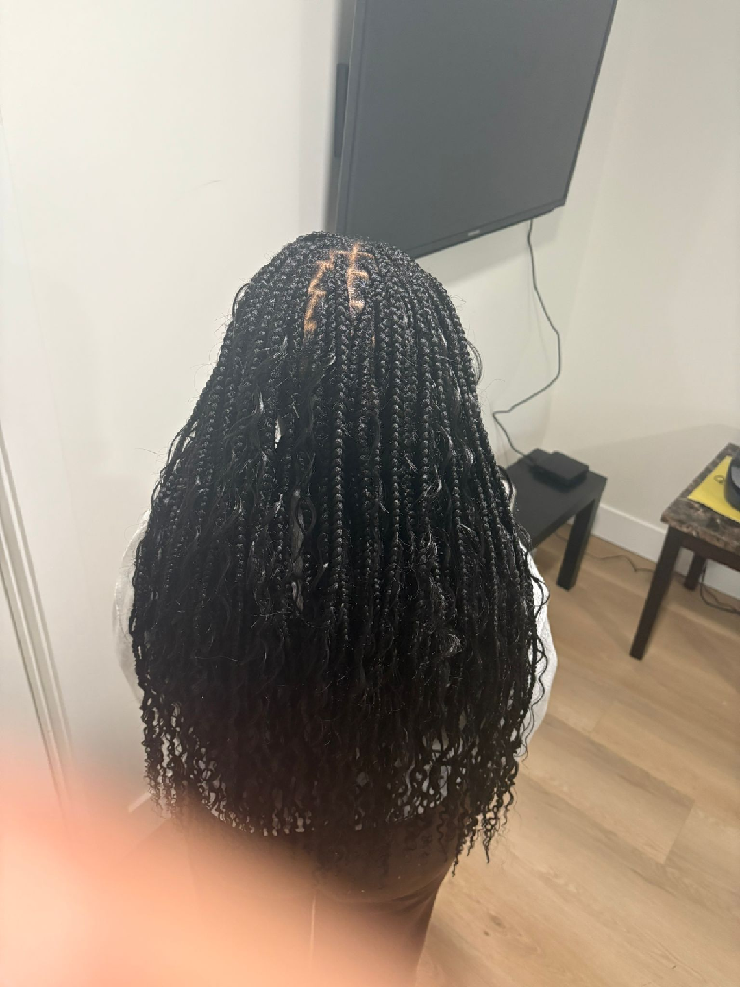 SHAKIRA BEAUTY HAIRSTYLIST'S