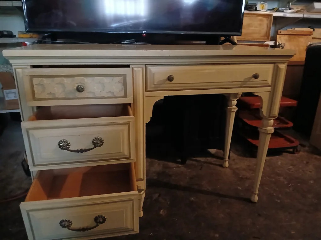 desk thumbnail