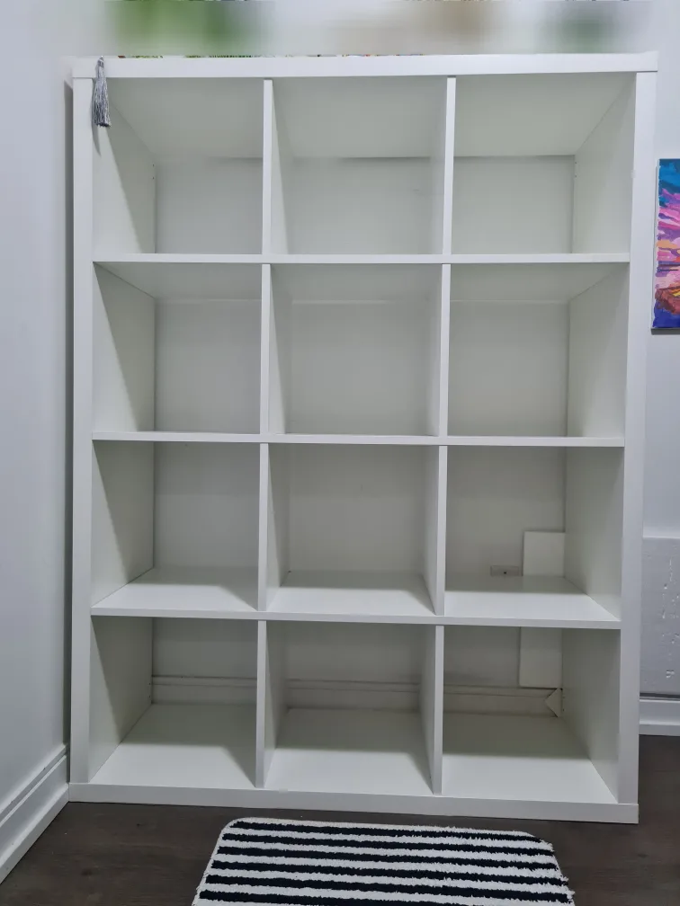 White 12-Cube Storage Shelf image indicator(5)