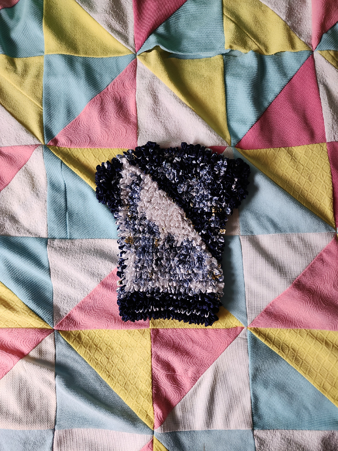unique popcorn top with floral design