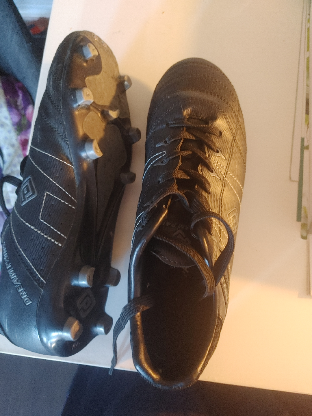Umbro Dream Fan Soccer Cleats size US7 (man)