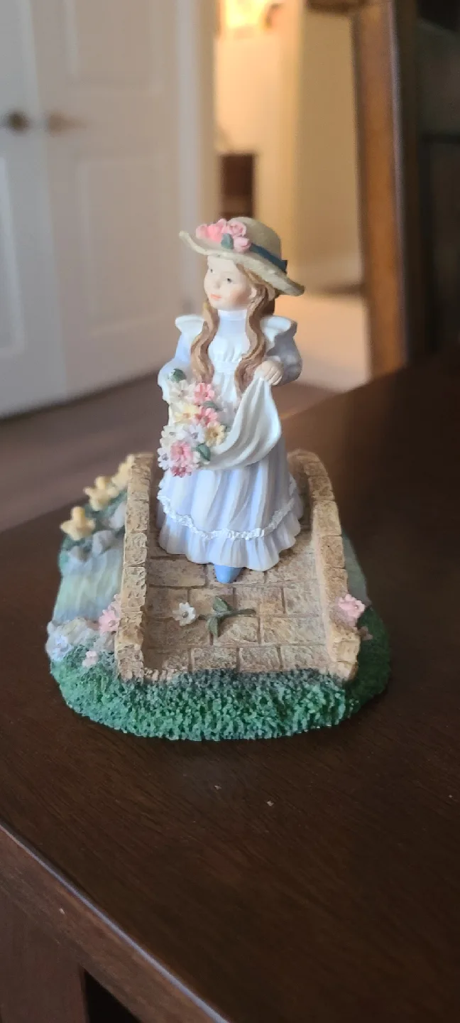 Sandra Kuck's Treasures "Bridge of Love" Figurine thumbnail