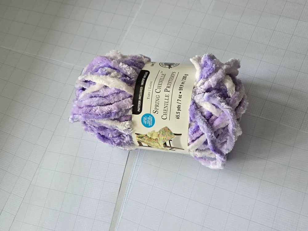 New Spring Chenille Yarn - Lilac/White 🌸💜 image indicator(3)