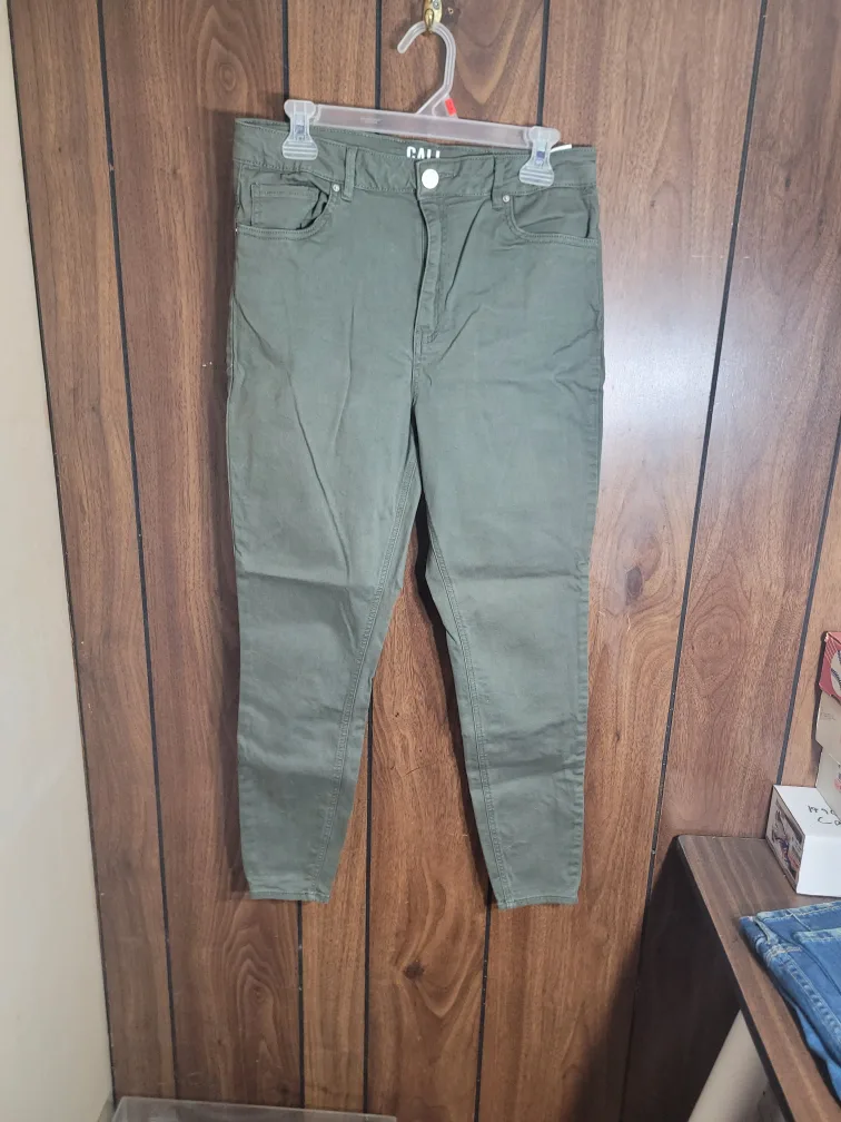 Cali High Rise Skinny Jeans - Size 13