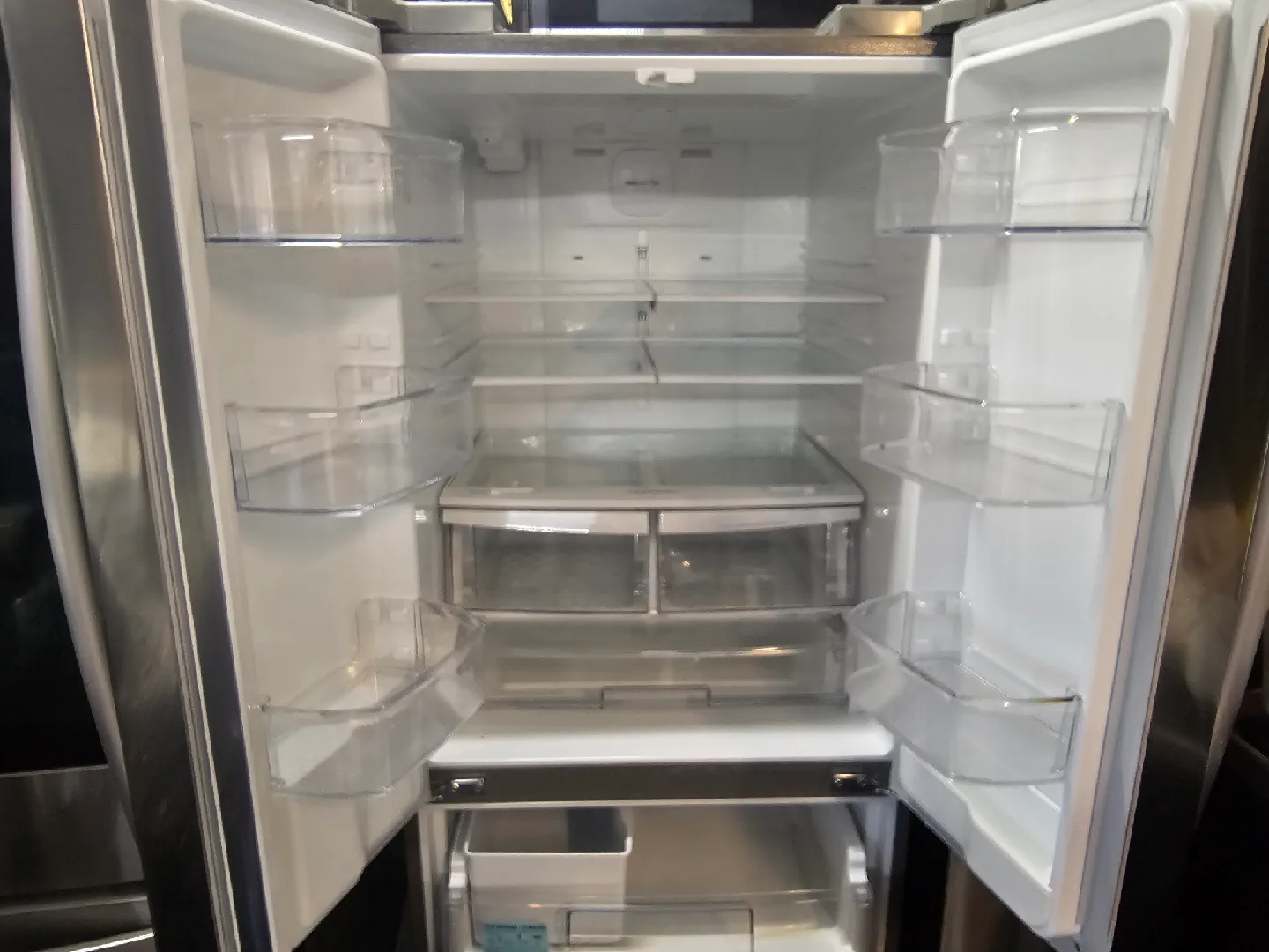 LG LFDS22520S Refrigerator - 29.8 x 35.5 x 68.5 inches image indicator(2)