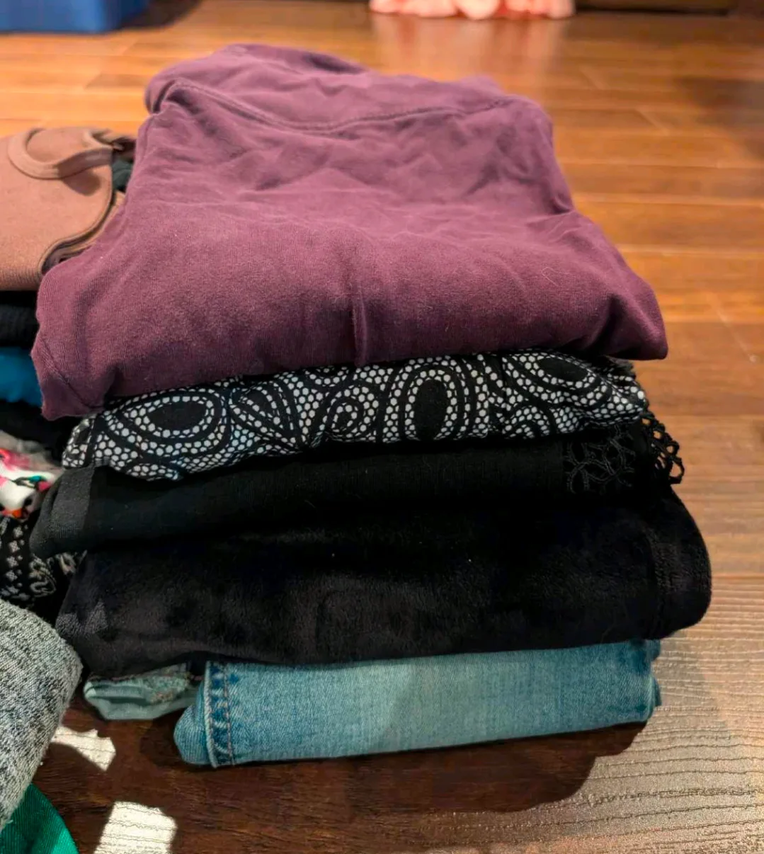 Teen GIRL XS/S Mixed Clothing Bundle image indicator(3)