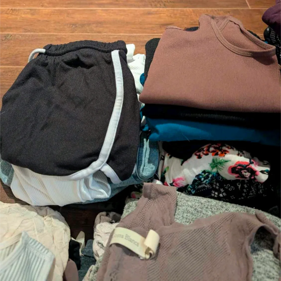 Teen GIRL XS/S Mixed Clothing Bundle image indicator(4)