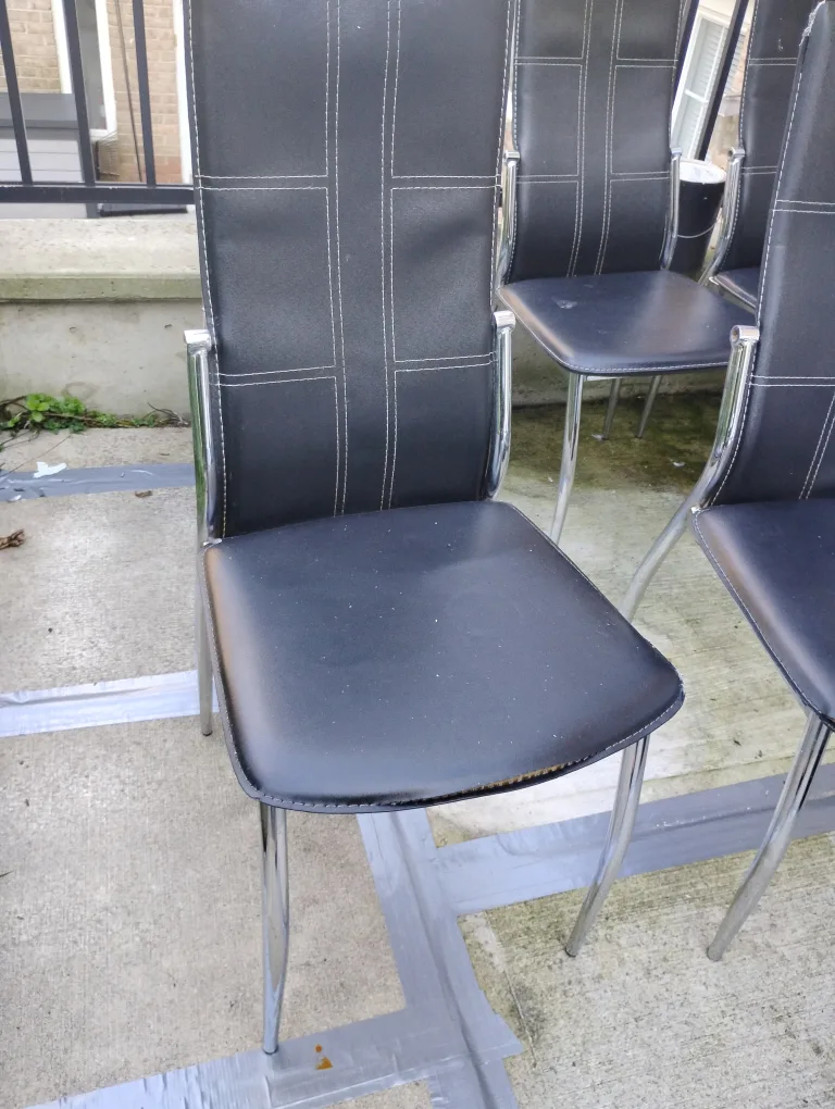 Set of 6 Black Dining Chairs image indicator(2)