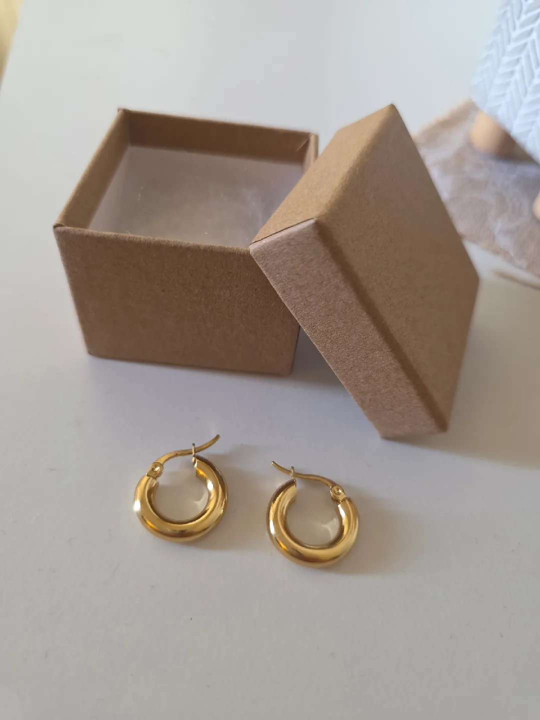New Gold tone Hoop Earrings with Box thumbnail
