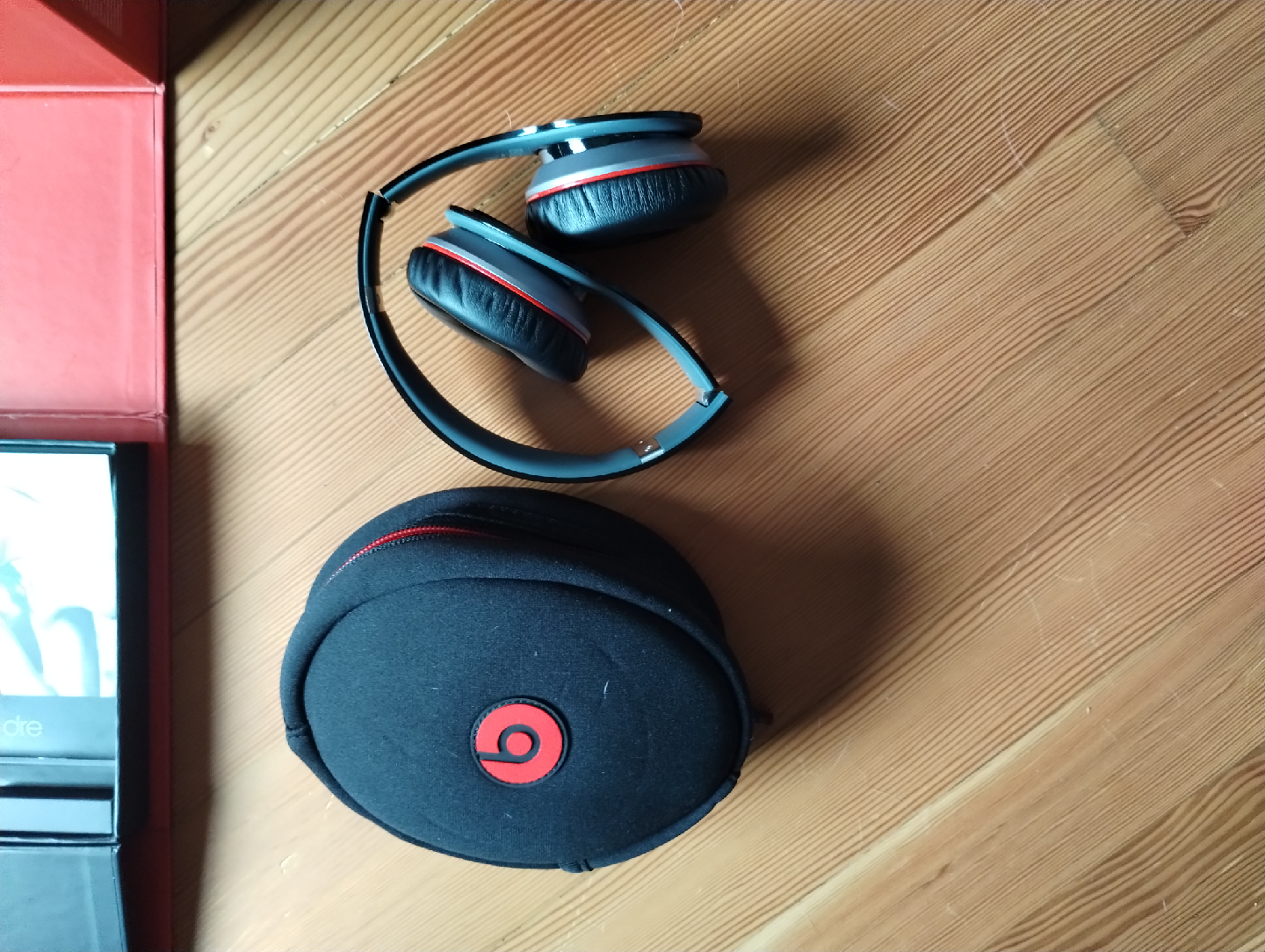 Beats by Dr. Dre Solo 2 Headphones - Black - photo 4