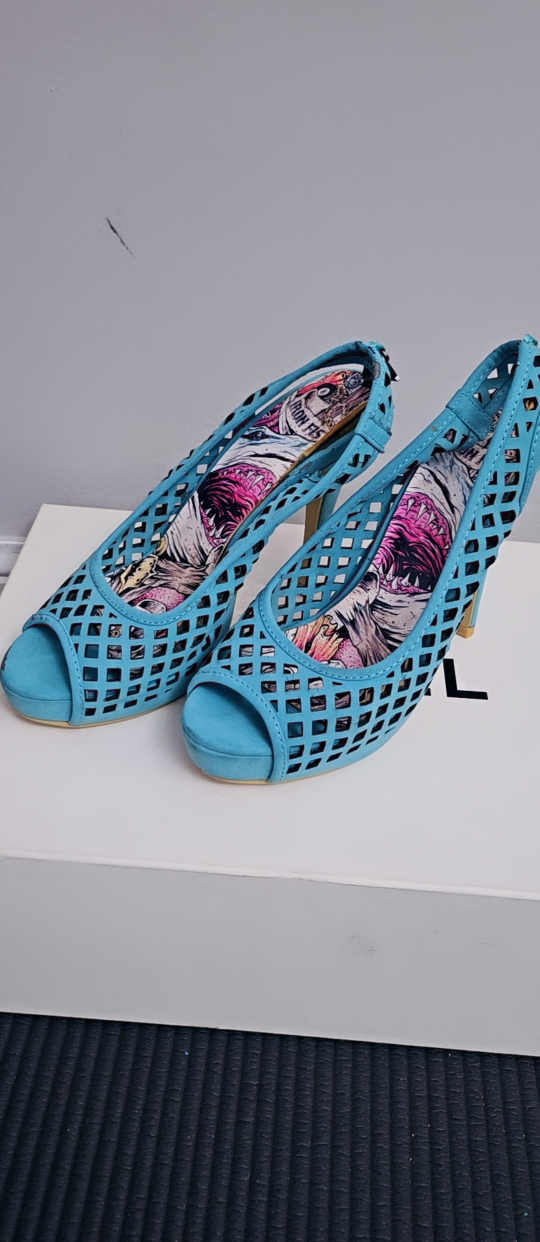 🩵🩵Iron Fist Blue Heels, Size 6