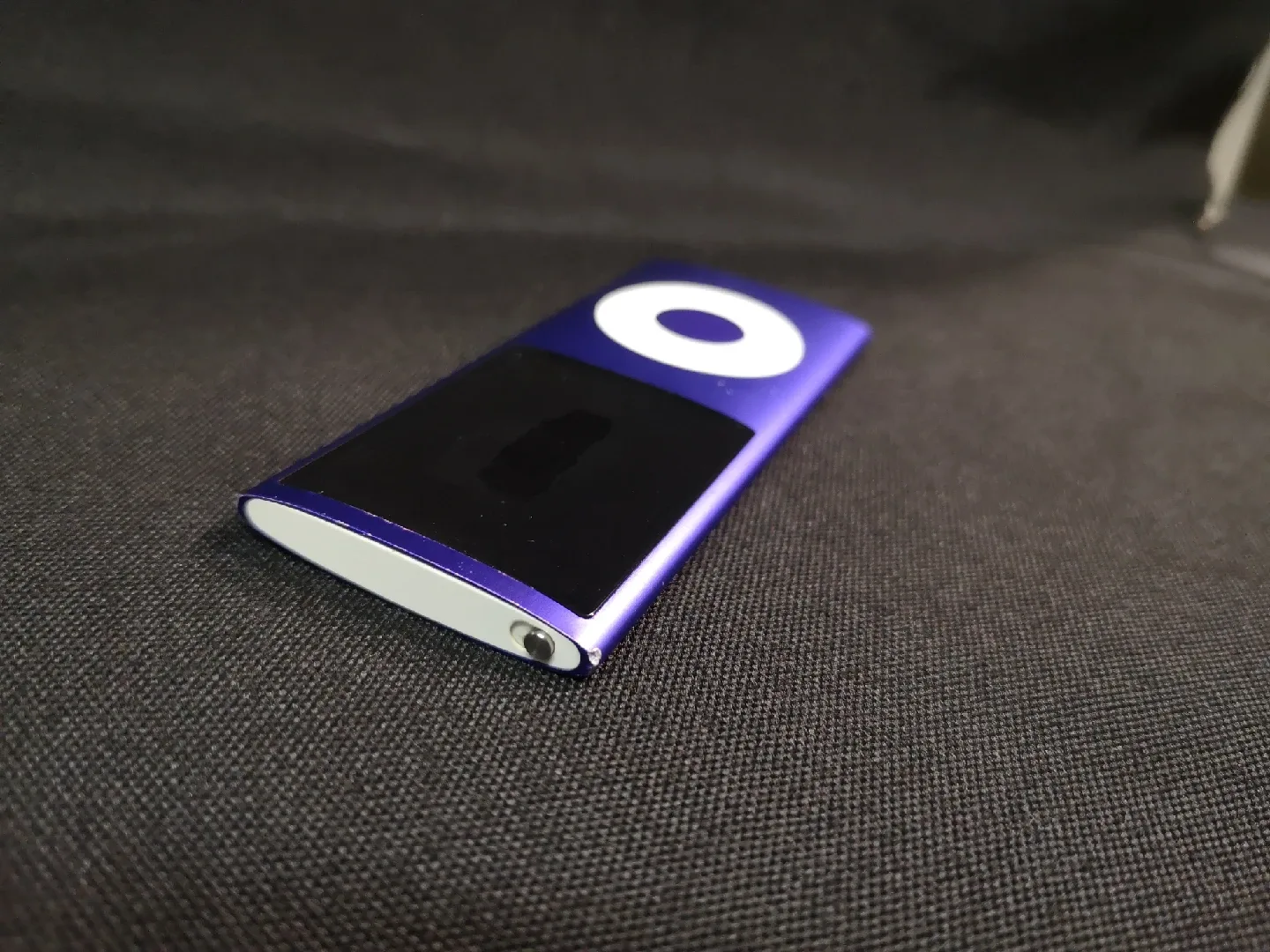 iPod Nano 16GB ~ 5th Generation image indicator(7)