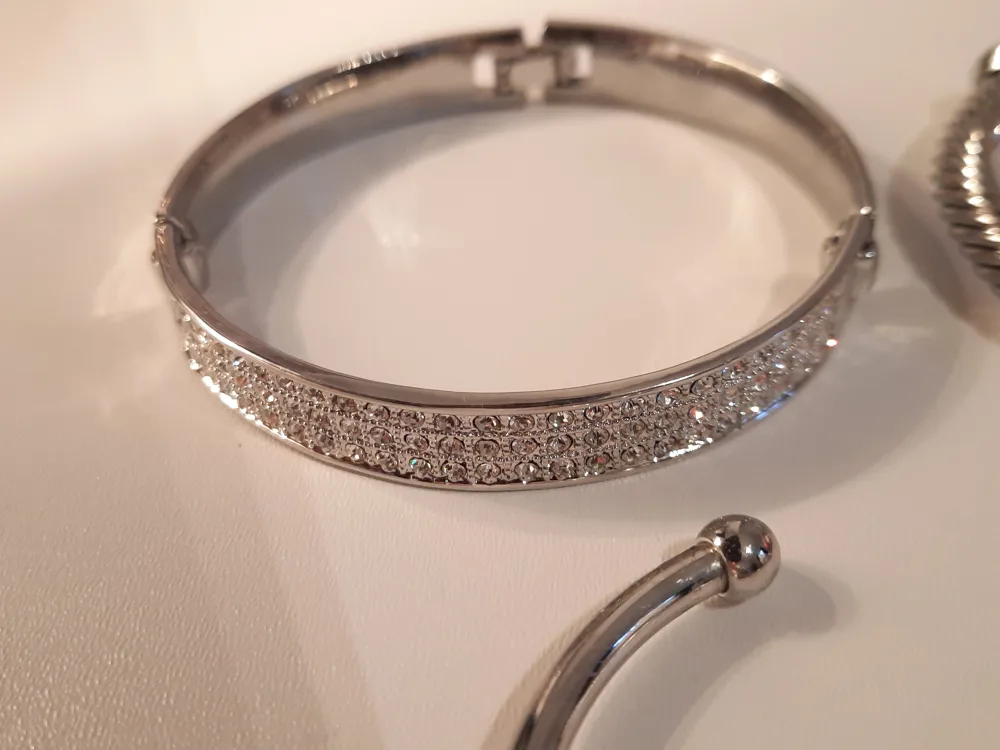 Set of 3 Silver Bracelets image indicator(2)