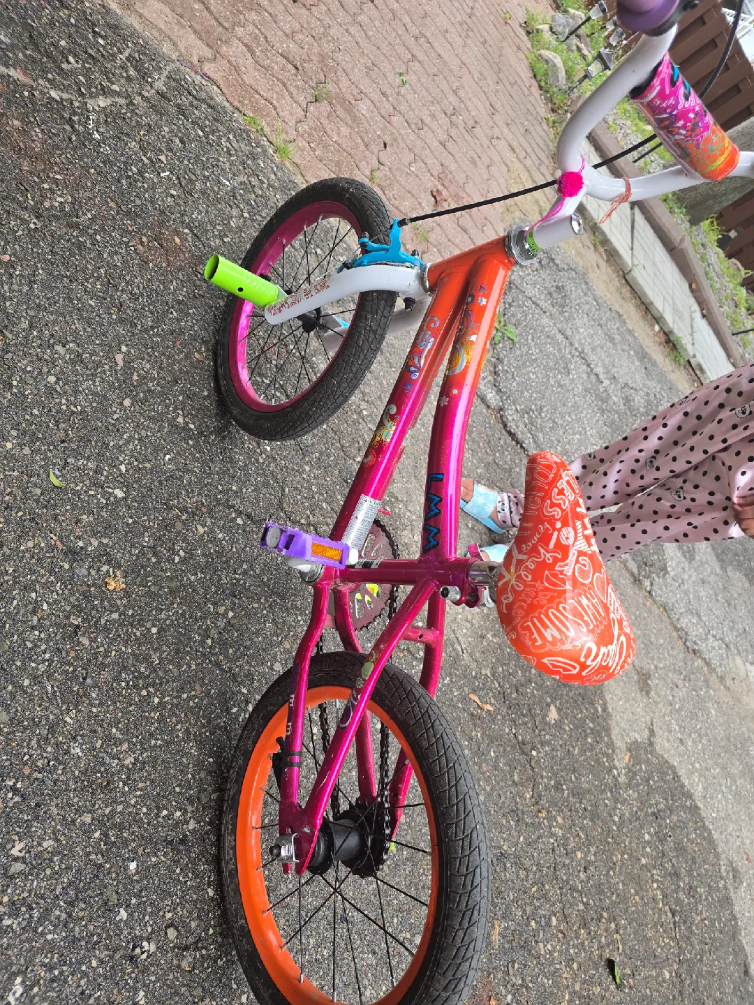 Kids' Bike - Colorful & Fun image indicator(2)