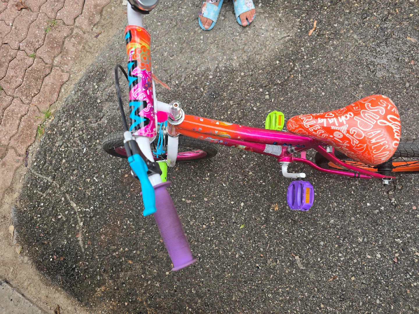 Kids' Bike - Colorful & Fun image indicator(4)