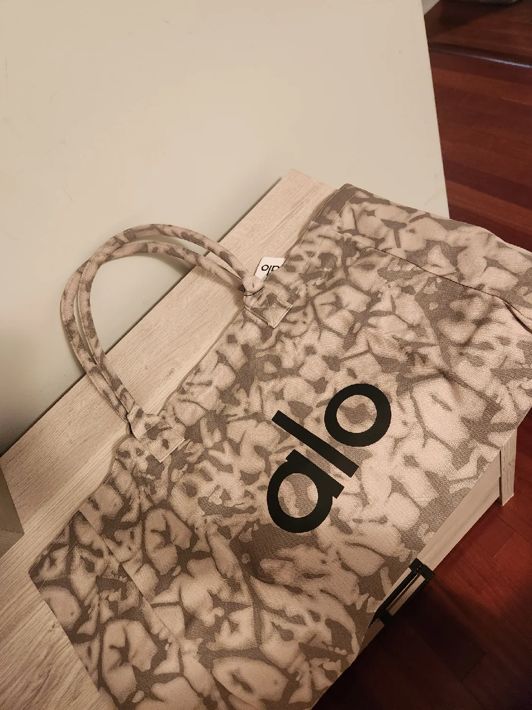Alo Yoga Tote Bag - Brand new with a tag