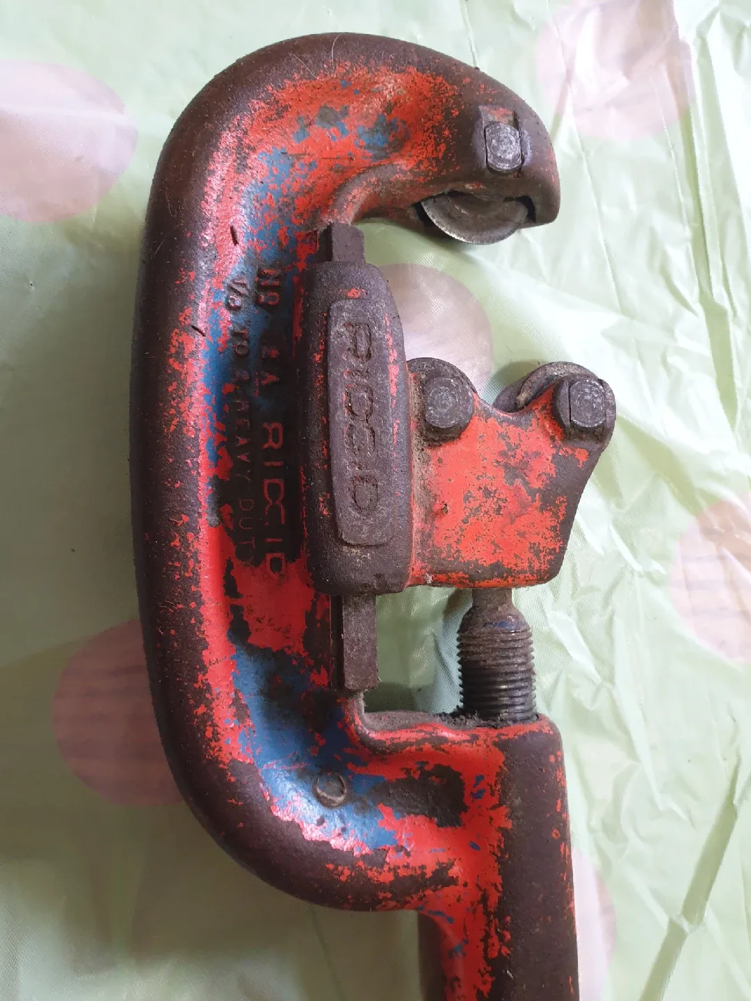 Ridgid Pipe Cutter 1/8" to 2" image indicator(3)