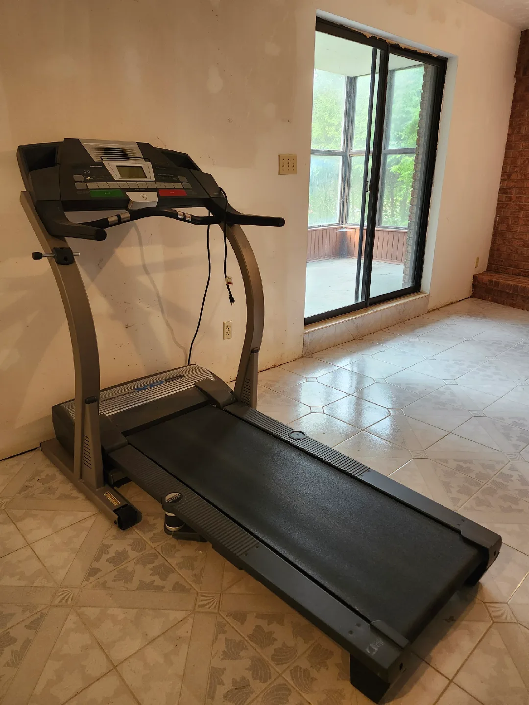 Folding Treadmill Exerciser - Pro-Form XP 590s   🥕 thumbnail