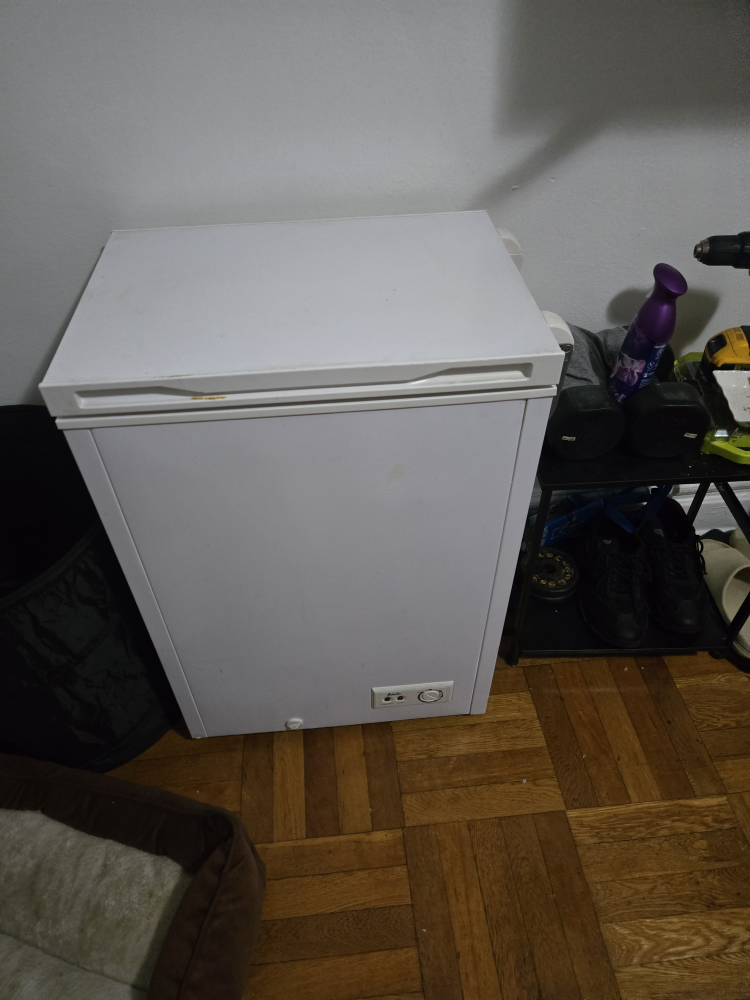 White Chest Freezer - photo 2