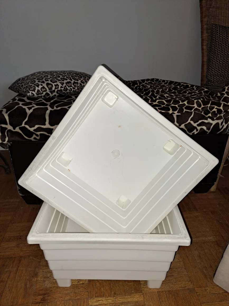 7 x Rectangular & Square Plant Pots - Grey/Black/White image indicator(5)