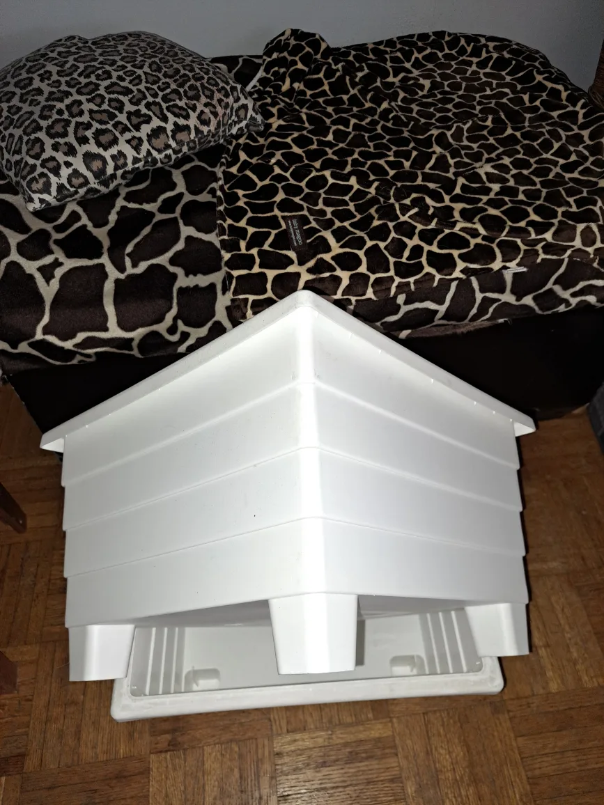 7 x Rectangular & Square Plant Pots - Grey/Black/White image indicator(6)