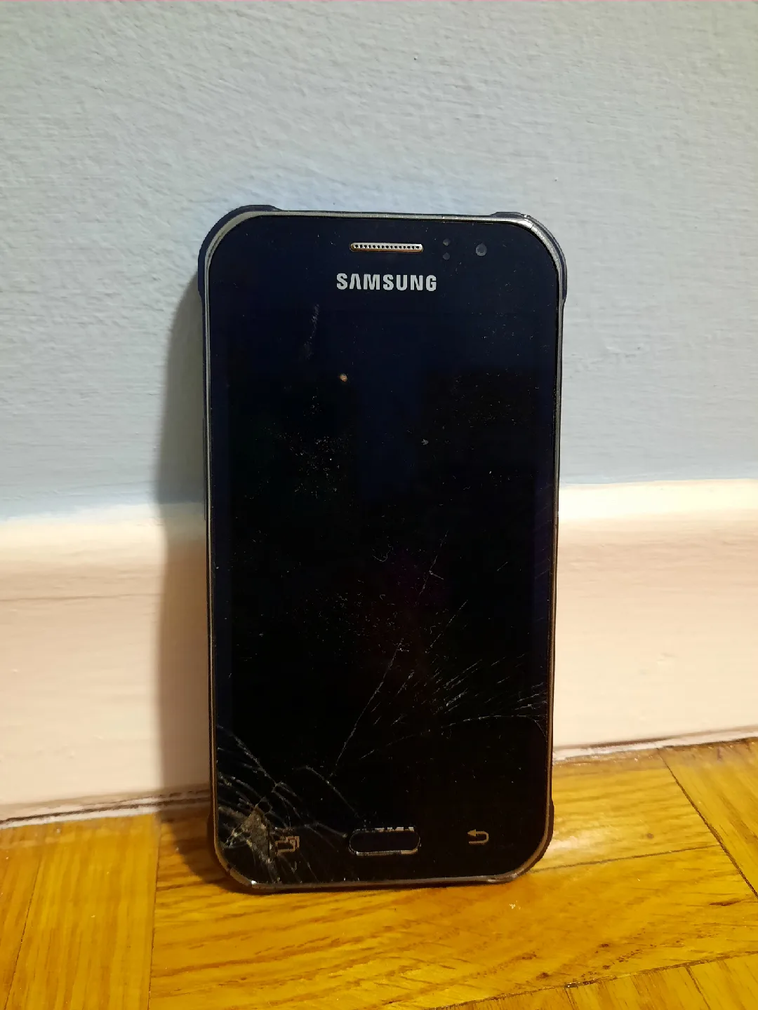 Samsung J1 Android Smart Phone thumbnail