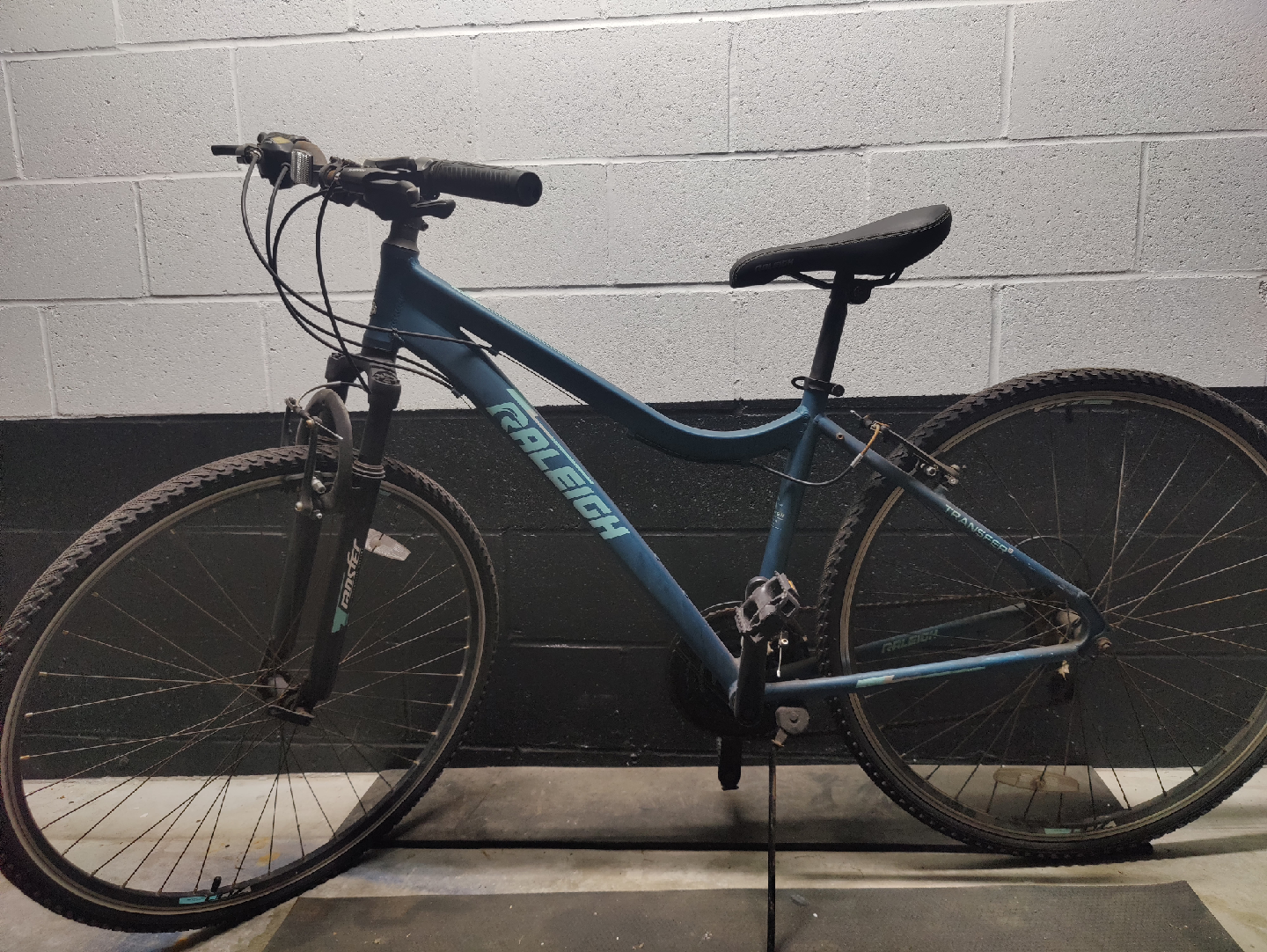 Raleigh Transend Route 6 Hybrid Bike
