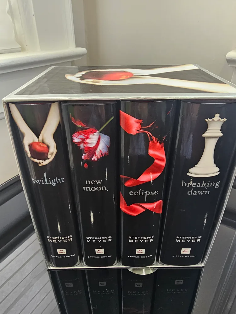 Twilight Saga Book Set by Stephenie Meyer thumbnail