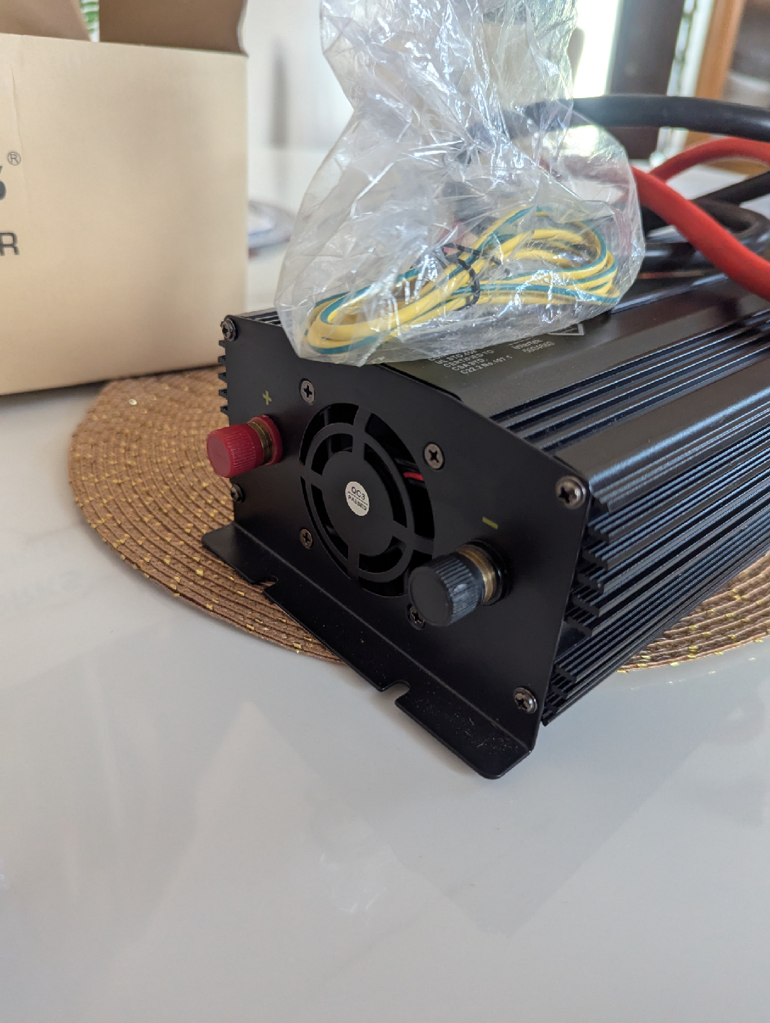 VOLTWORKS 1000W Pure Sine Wave Power Inverter - New in Box! - photo 5