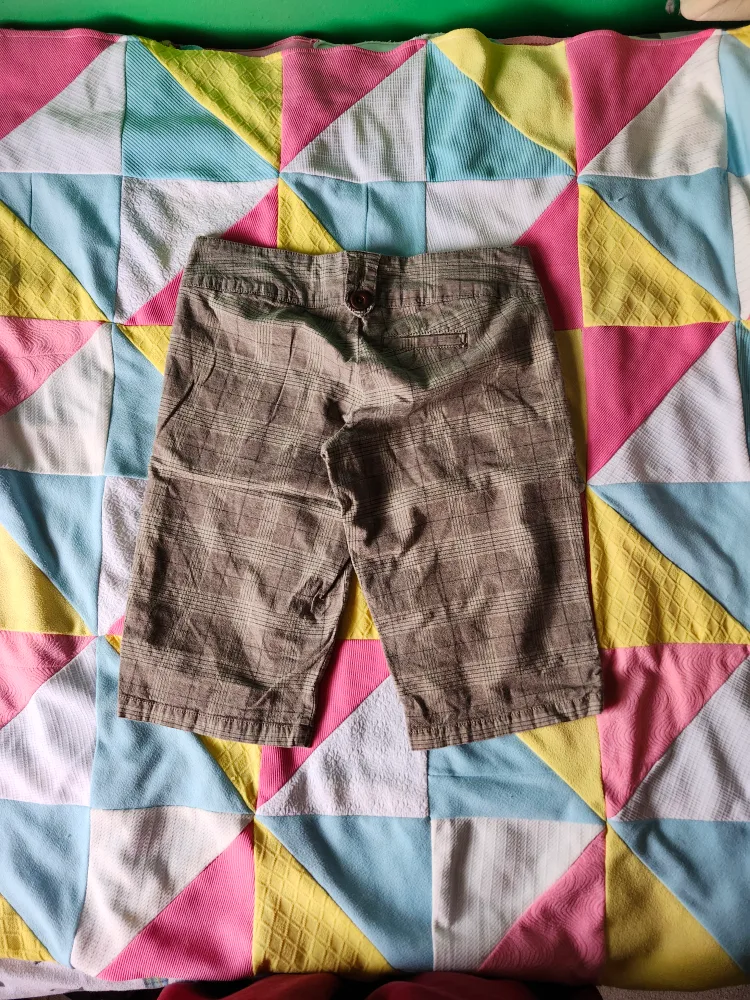2000s L.e.i brown plaid board shorts image indicator(2)