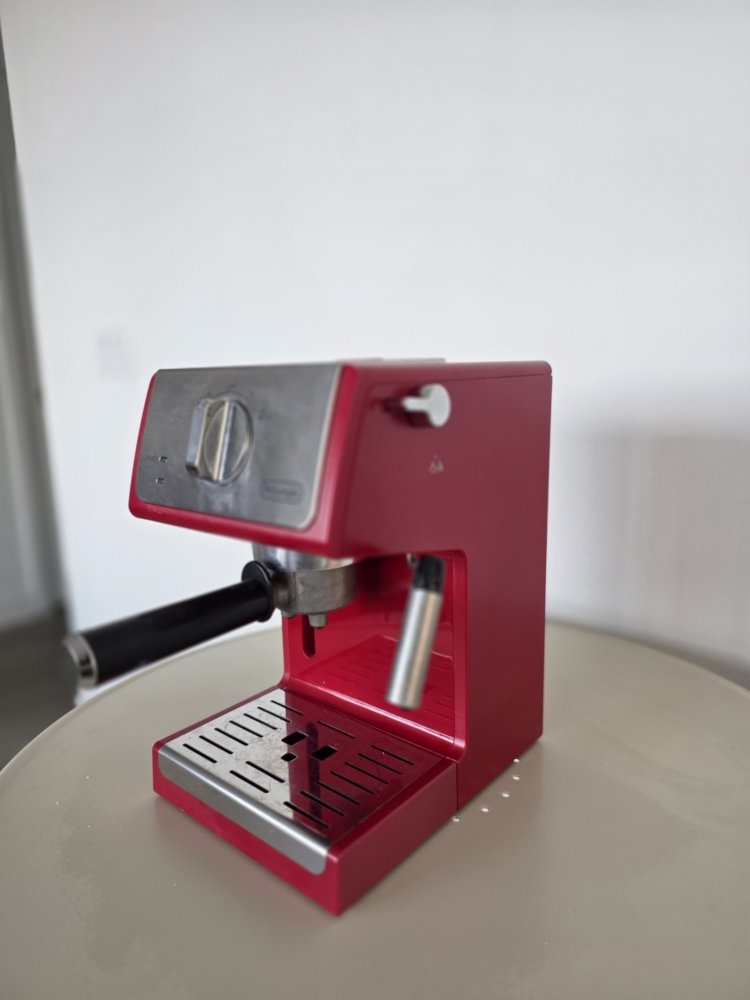 De'Longhi ECP3220R Espresso Machine - Red