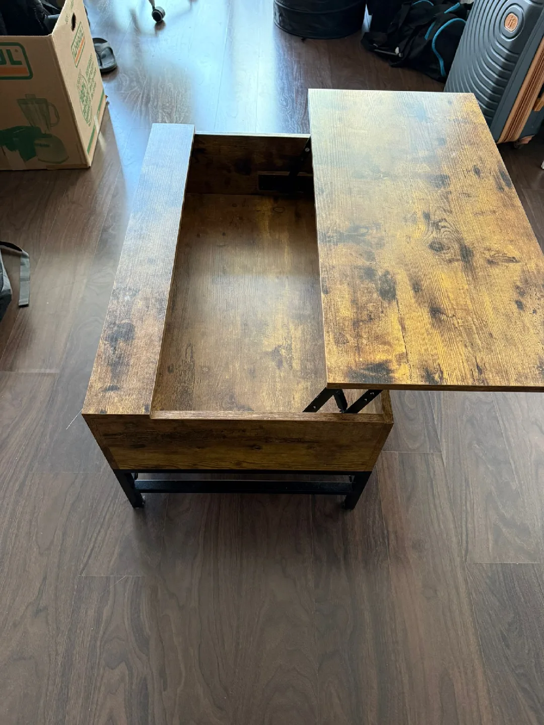 Lift Top Coffee Table with Hidden Compartment image indicator(2)