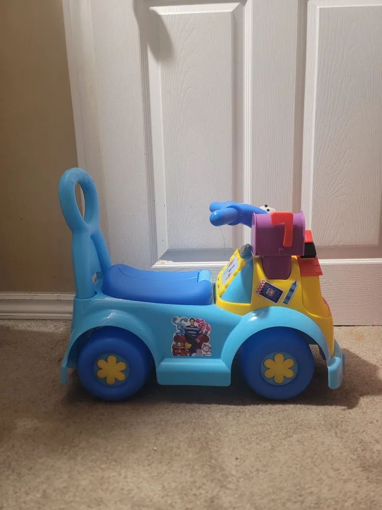 Blues Clues Ride-On Car thumbnail
