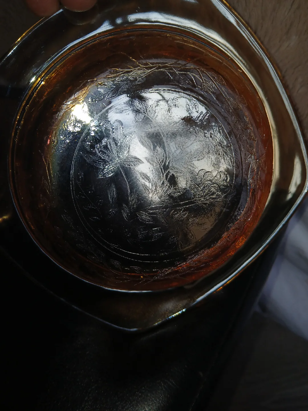 Vintage Iridescent Carnival Glass Bowls / ash trays image indicator(5)